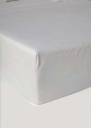 szare prześcieradło z polibawełny (144 nitki)