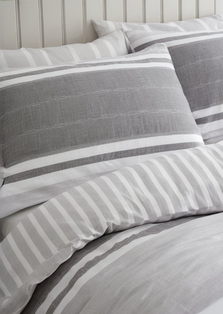 Zestaw dwustronnych poszewek na kołdrą w paski w kolorze grafitowo-szarym - obrazek 2