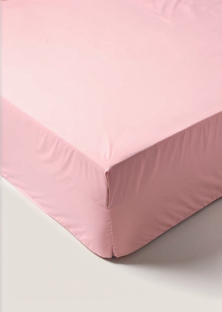 Różowe dopasowane prześcieradło