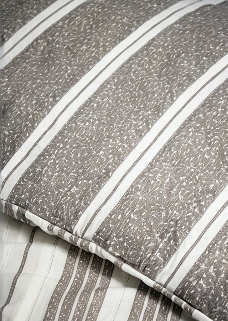 Zestaw pościeli w granatowe paski - obrazek 3