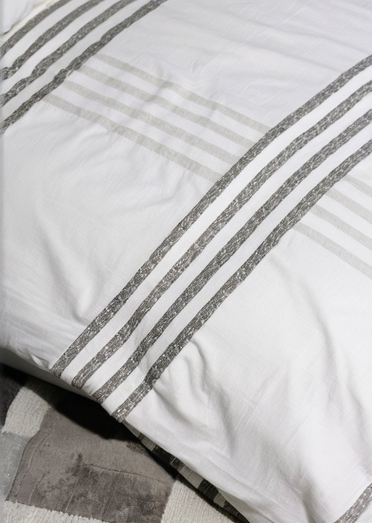 Komplet pościeli w szarą kratką - obrazek 3