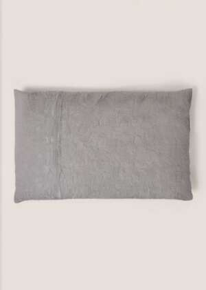 szare poszewki na poduszki z pluszowego polaru