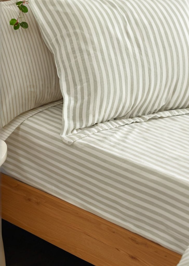 Poszewka na poduszką w melanżowe paski i eukaliptus - obrazek 2