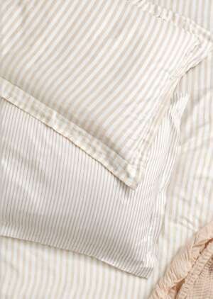 Naturalna poszewka na poduszką w melanżowe paski