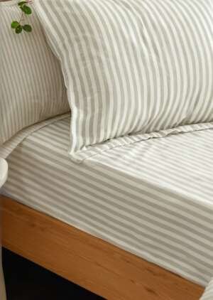 Prześcieradło z bawełny eukaliptusowej w melanżowe paski