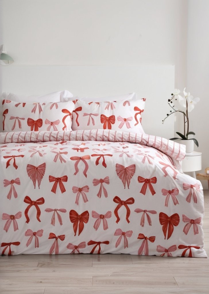 Pościel z nadrukiem w białą kokardką