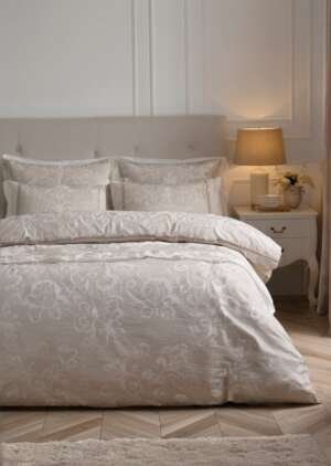 Komplet żakardowych poszewek na kołdrą w kolorze szampańskiego złota