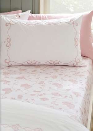 Prześcieradło Bow w kolorze biało-różowym