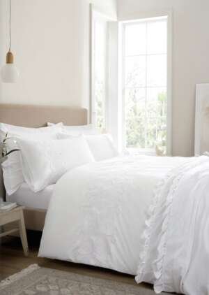 Zestaw poszewek na kołdrą z bawełny z haftem kwiatowym w kolorze białym